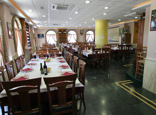 TabernaLas5Bellotas Sevilla Comedor3