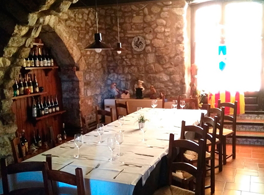 CanQuei Girona Comedor2