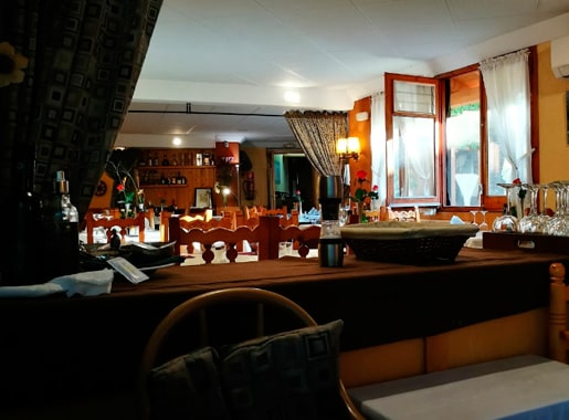 Restauranis RochHotel local2 min