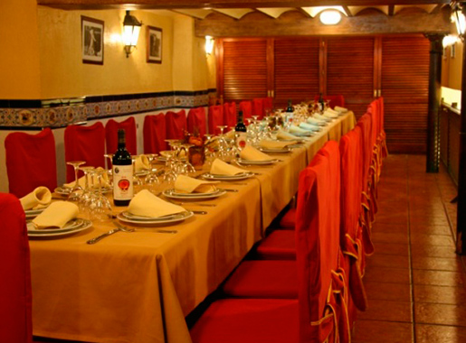 MesonElSerranitoAtoniaDiaz Sevilla Comedor2