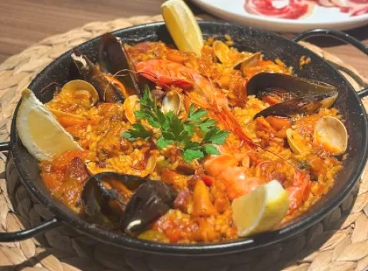 taurante c1 bravas and tonic 687727219.