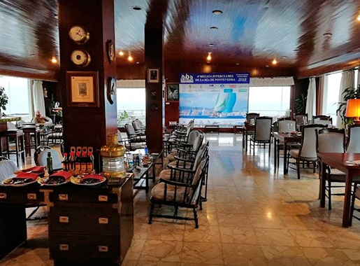 uranis aguete L2 interior madera