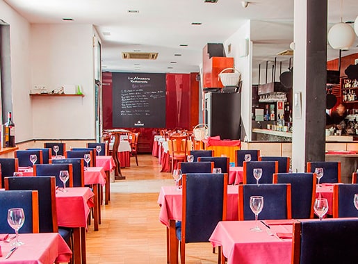 uranis almazara L3 comedor mesas madera