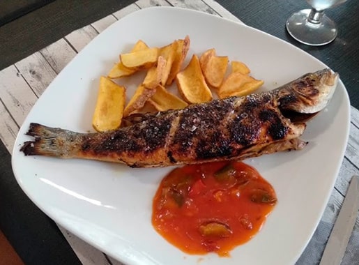 uranis antic c2 pescado a la brasa