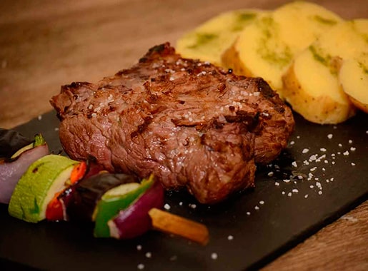 uranis antiguedades c1 brocheta ternera patatas