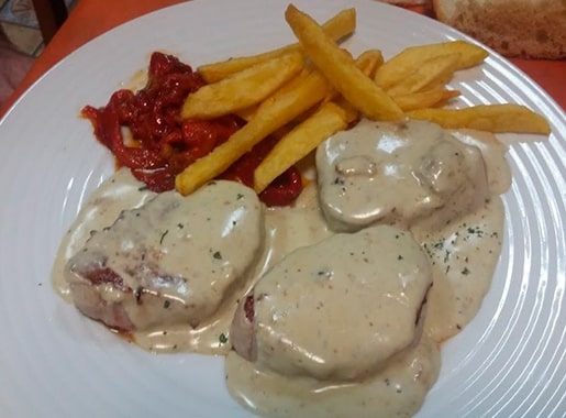 uranis arcos c3 ternera con patatas y salsa