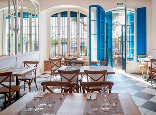 uranis blau de mar L2 comedor puerta azul