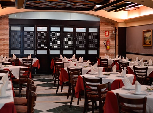 uranis doramar L3 comedor grande elegante