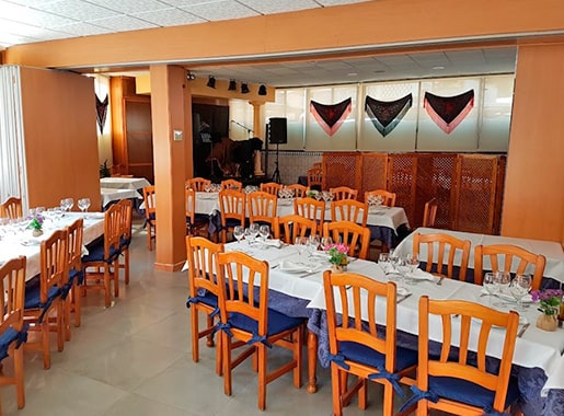 uranis esturion L2 comedor baile