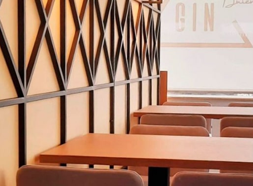 uranis gin bulevar L2 mesas madera clara