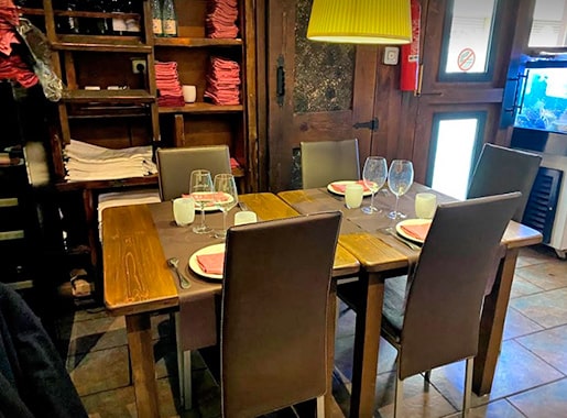 uranis la cuina telmo L2 mesa cuadrada