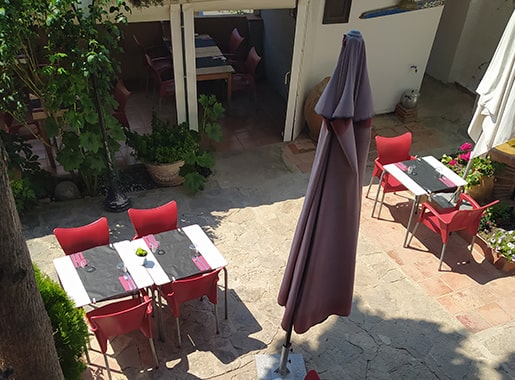 uranis marques cruilles L2 patio exterior local