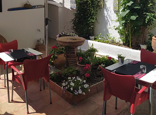 uranis marques cruilles L3 mesas terraza fuente