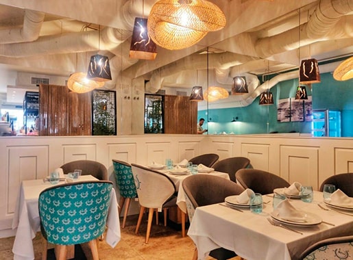 uranis moya L2 comedor espejos