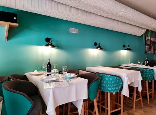 uranis moya L3 interior taburetes
