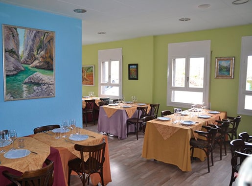 uranis oliveira L3 comedor paredes verdes