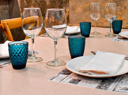 uranis oliver L2 mesa reservada vasos azules