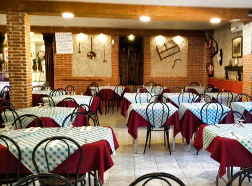 uranis rincon castro L2 comedor luminoso y encantador