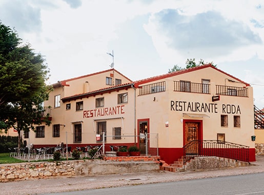 uranis roda L1 fachada local