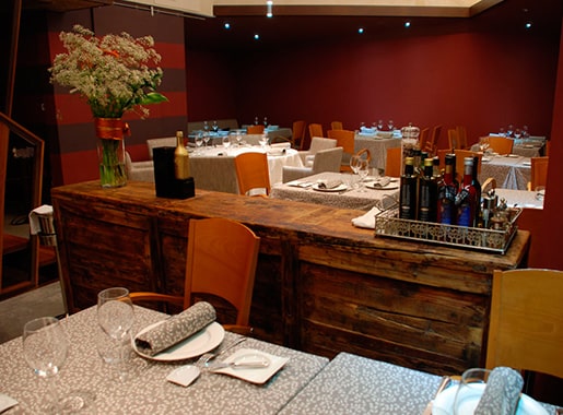 uranis salvador rojo L2 comedor moderno