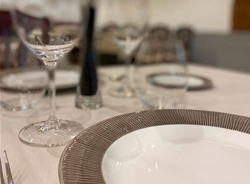 uranis saroa L3 plato y vaso blancos