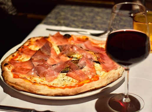 uranis venezia c1 pizza y vino