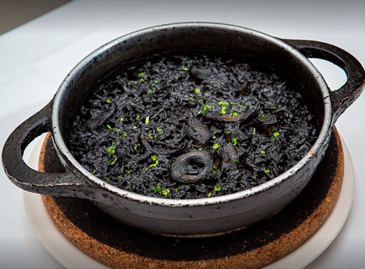 urante FincaSusana c2 paella arroz negro