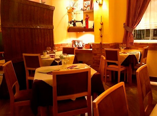 urante cinquecento L2 salon mesas parejas
