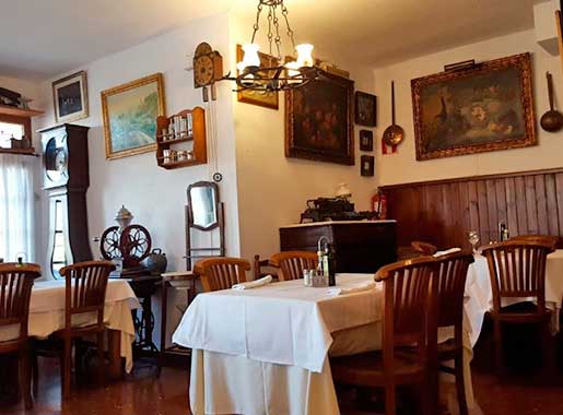 urante costa brava L3 comedor cuadros