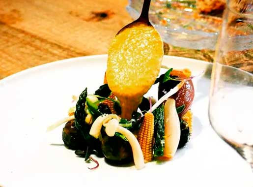 urante lola bistro c2 maiz con salsa
