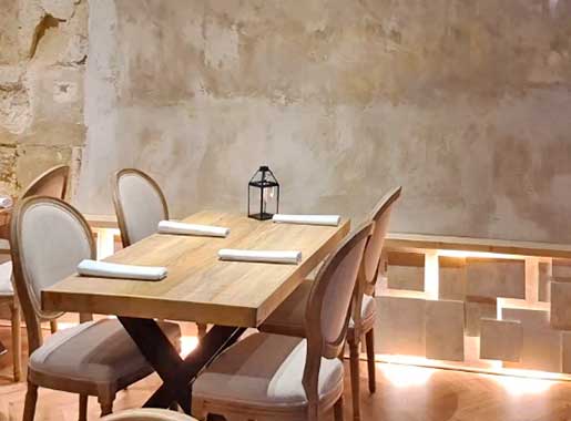 urante lola bistro l1 mesas madera