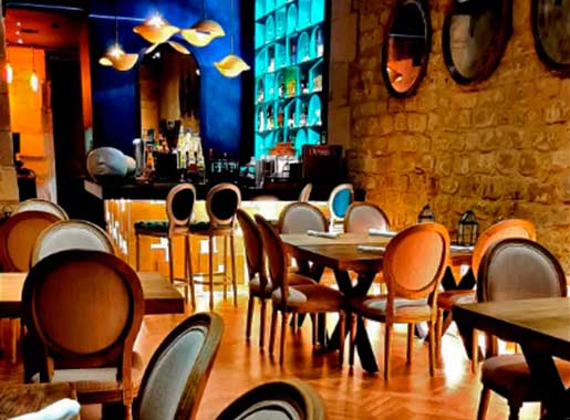 urante lola bistro l2 comedor principal local