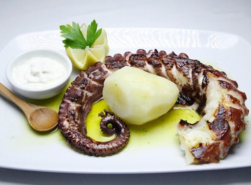 urante pulpeira c1 pulpo gallego con salsa