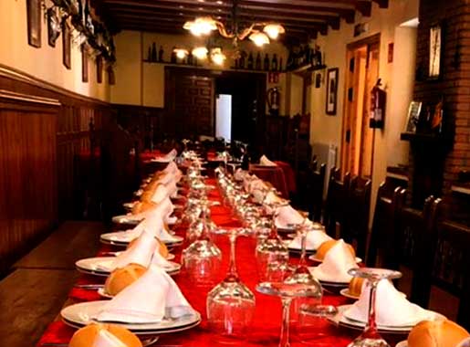 urante_Bodega_Narciso_Figueroa_L1_mesa_larga
