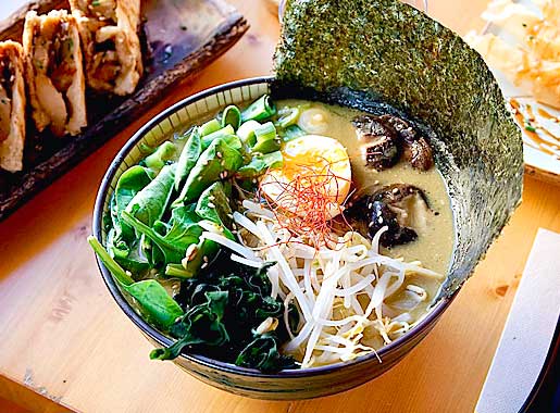 urante_Kame_House_Kitchen_C2_ramen