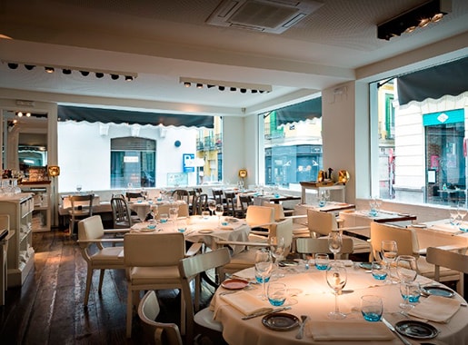 urantes bazaar L3 comedor principal luminoso